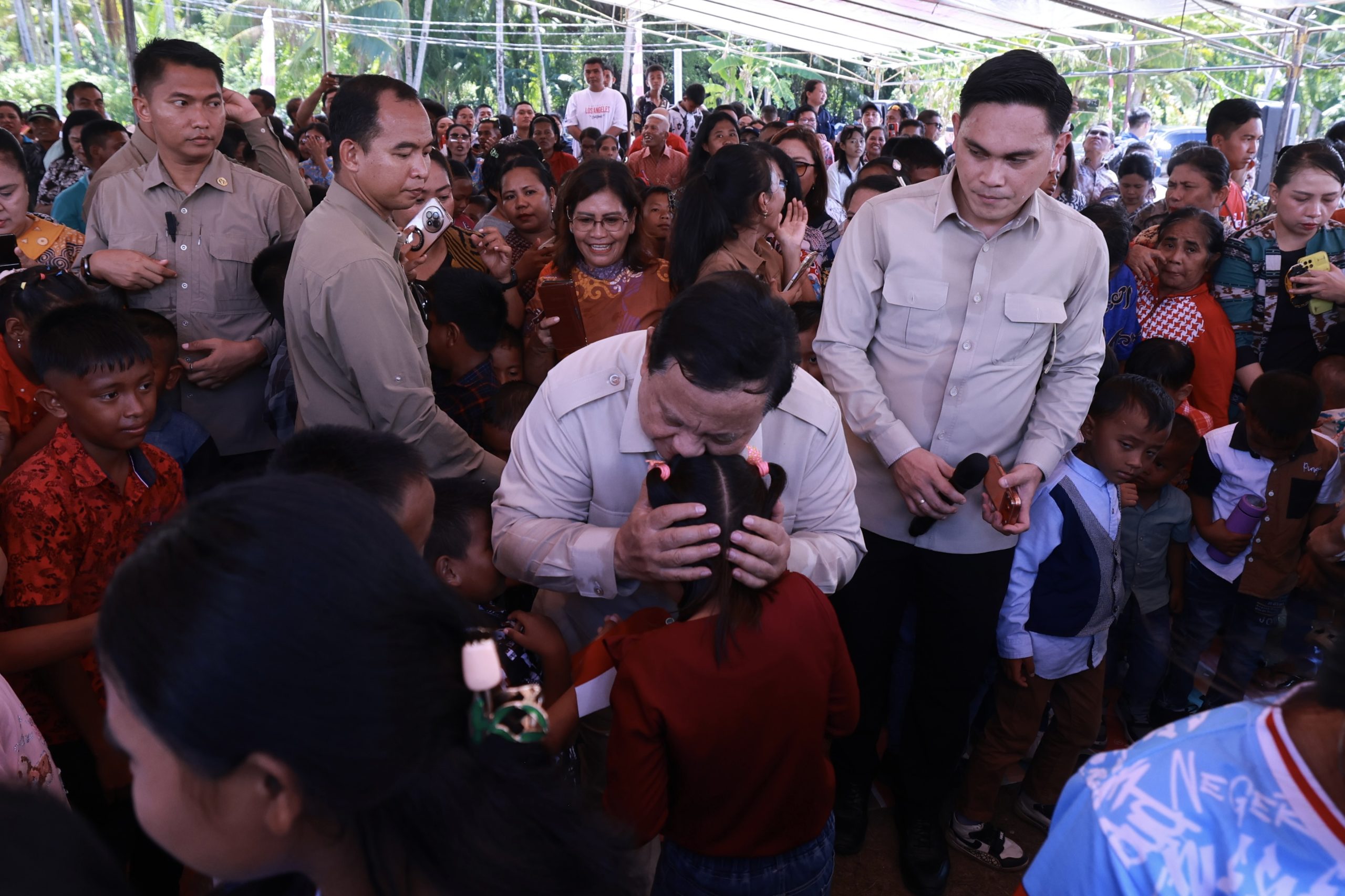 Prabowo ke Pulau Miangas, Perintahkan Perbaikan Sekolah hingga Puskesmas